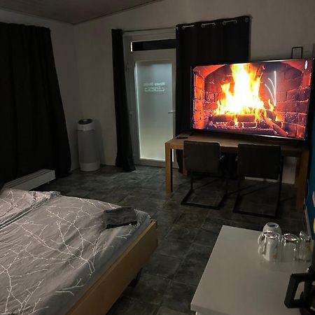 Ubernachtungsmoglichkeit Und Monteurzimmer Apartman Hamdorf Kültér fotó